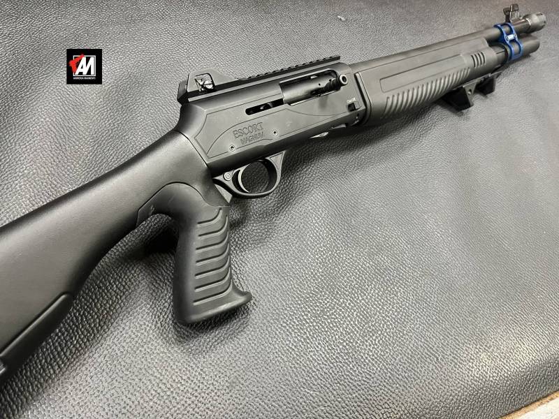 HATSAN MOD. ESCORT TACTICAL CAL.12 CANNA CM. 46 CON SLITTA E MIRE GHOST · foto 1 di 1