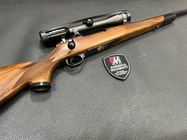 WEATHERBY MOD. MARK V CAL. 257 WIN.MAG. CANNA CM. 68 + SHAROWSKY 6X42 + ATTACCHI · foto 1 di 1