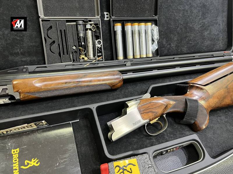 BROWNING MOD. B725 MASTER PRO TRAP HIGH RIB CAL.12 CANNE CM. 76 STROZZ. INT.