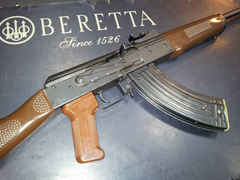 ADLER CAL. 22 L.R.
MOD. AK 47 ORIGINALE