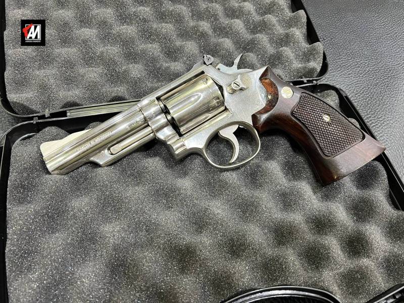SMITH e WESSON MOD. 19/3 INOX CAL. 357 MAGNUM 4 POLLICI 6 COLPI