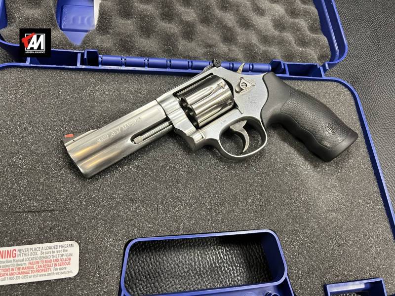 SMITH E WESSON MOD. 586 4 POLL. INOX 7 COLPI CAL. 357 MAGNUM