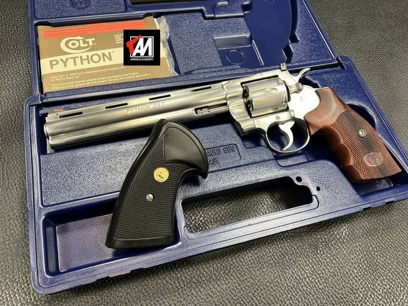 COLT MOD. PYTHON INOX SS 8 POLLICI CAL. 357 MAGNUM ANNO 1992 DOPPIE GUANCETTE