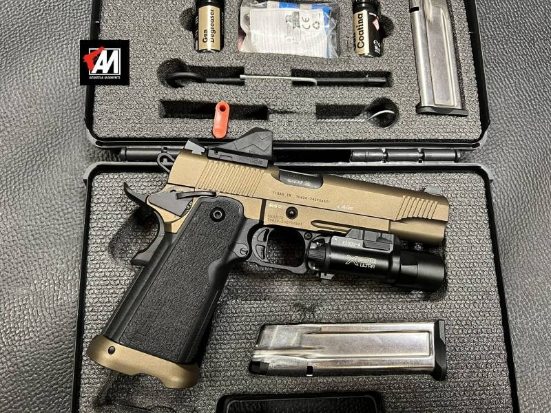 TISAS MOD. DUTY DS9 BRONZE CAL. 9X19 CON RED DOT SHIELD + TORCIA