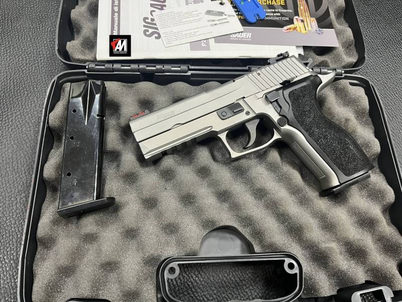 SIG SAUER MOD. P226 LDC SILVER CAL. 9X21 CON DOTAZIONE DI SERIE