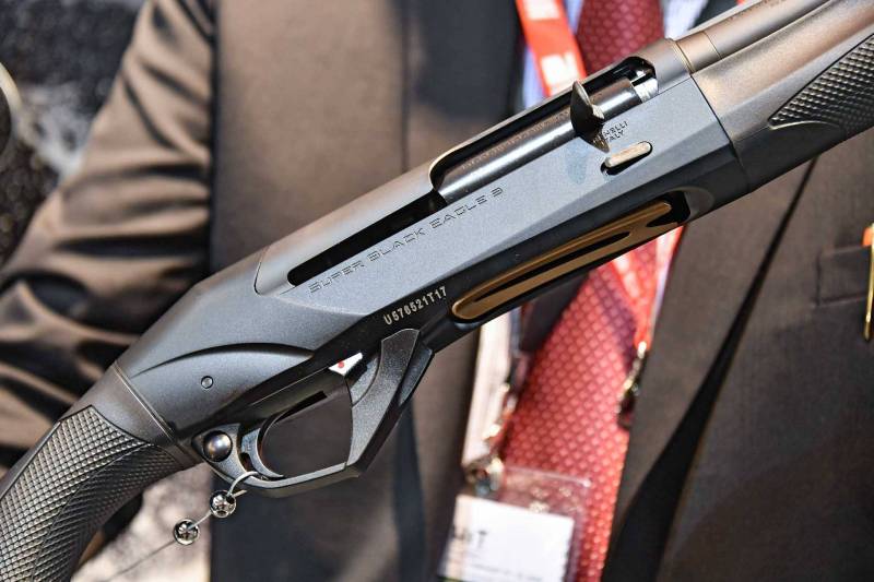 BENELLI MOD. BLACK EAGLE 3 CAL.12 CANNA CM. 65 STROZZ. INTERNI · foto 1 di 1