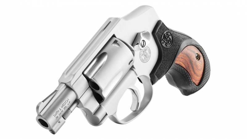SMITH e WESSON Revolver Mod. 642 .38Sp.+P Two-Tone · foto 1 di 1