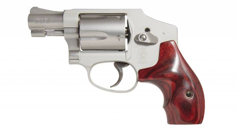 SMITH e WESSON MOD. 642 1.7-8 POLL. CAL. 38 SPECIAL INOX · foto 1 di 1