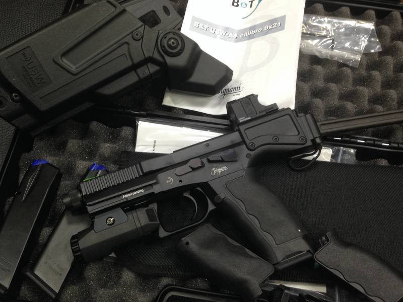 B e TOMET PISTOL MOD. USW-A1 + AIMPOINT MICRO + TORCIA 9X21 · foto 1 di 1