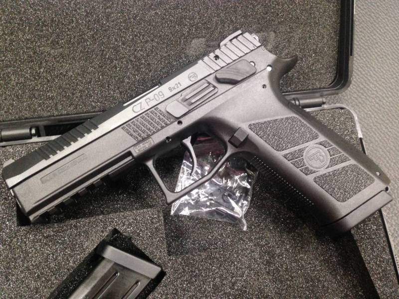 CZ MOD. P-09 CAL. 9X21 15 COLPI · foto 1 di 1