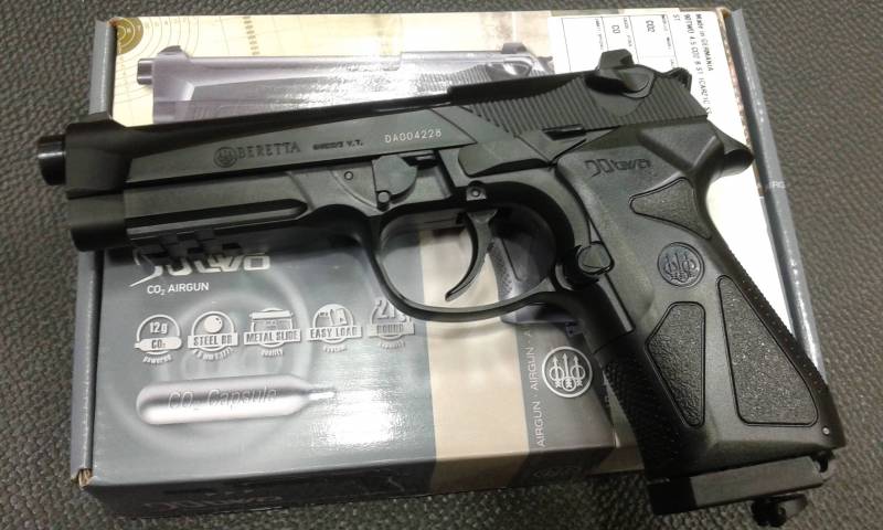 BERETTA MOD. 90 TWO 15 PALLINI SFERICI LIB. VEND. · foto 1 di 1